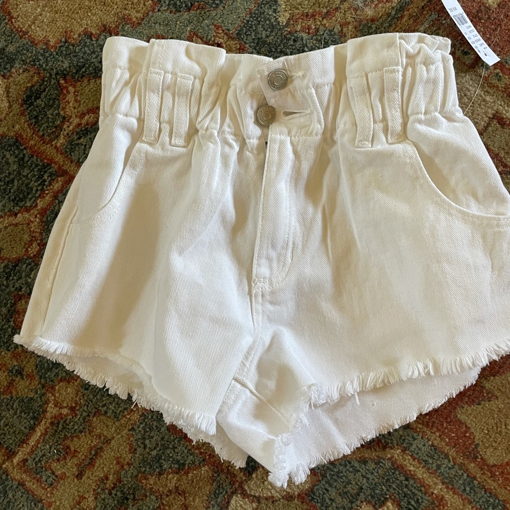White shorts XS